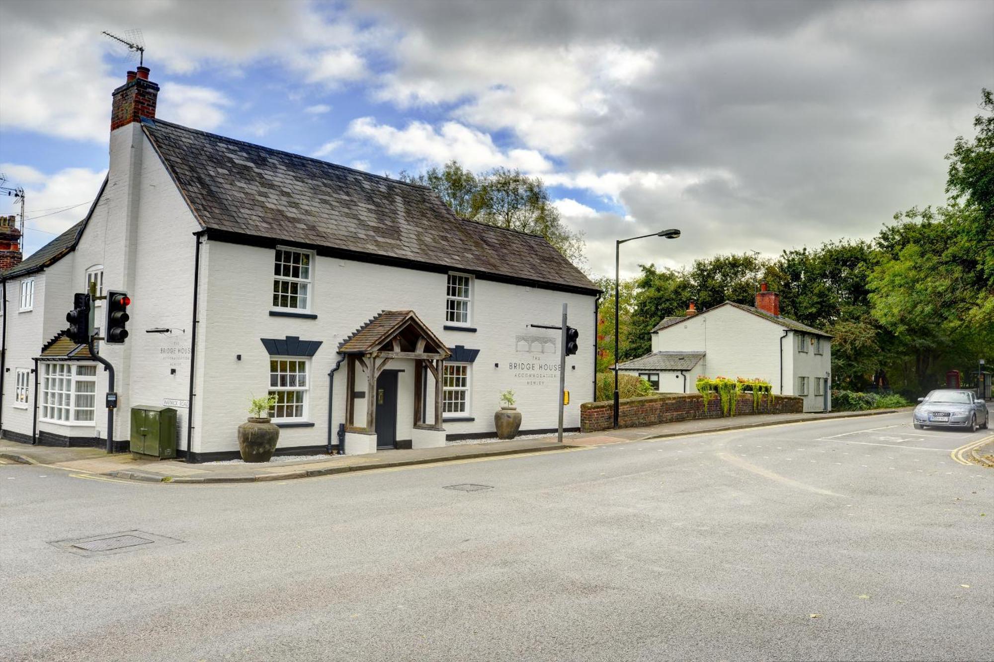 The Bridge House Henley Hotel Bagian luar foto
